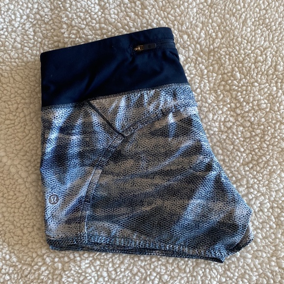 Lululemon Speed up short size 4 - Picture 2 of 4